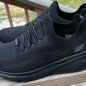 Woman’s Black Memory Foam Skechers Tennis Shoes